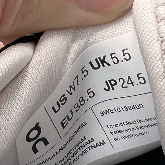 On Cloudrunner 2 Lightweight Sneaker Undyed/Sand 3WE10132400 Women's 7.5 Wide - Picture 9 of 10